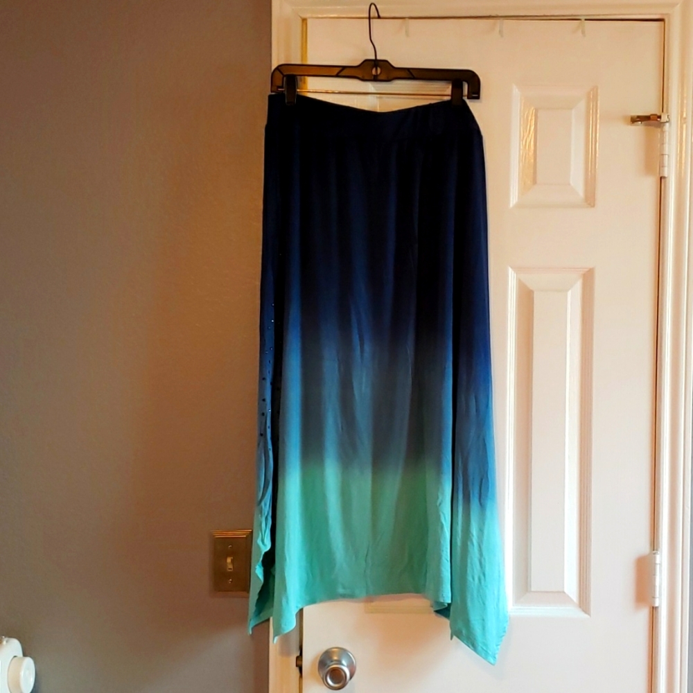 Kerchief hemmed mid skirt - Picture 1 of 3